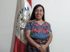 La gobernadora de Totonicapán, Delfina García, busca reevaluar la formulación de proyectos comunitarios donde se priorice el desarrollo integral sobre la infraestructura, la obra gris. 