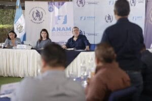 Bernardo Arévalo sigue de gira, llegó a Jutiapa donde habló de cómo funcionará a partir de enero esta figurara y el papel de los alcaldes como gestores de obra pública. 