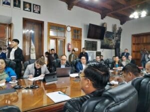 El alcalde Juan Fernando López será investigado por la tala de más de 60 árboles, ordenó la Sala Quinta de Apelaciones. También regresó a los tres concejales de oposición de SBX a participar en las sesiones.