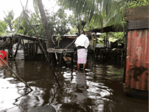 Al menos 16 departamentos sufren deslizamientos de tierra, crecidas repentinas de ríos e inundaciones, según reportes de la Conred.