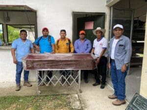 También compran pan para velorios. Este tipo de gastos se consideran ilegales porque no los contempla el Código Municipal. Son más un incentivo para promover la imagen del alcalde.
