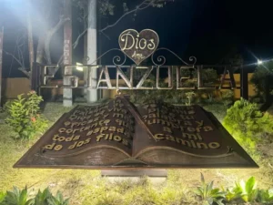 Dato curioso: la municipalidad de Estanzuela erigió un monumento a la Biblia