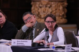 La ministra de ambiente resaltó que tanto el buen manejo de los desechos y el tratamiento de aguas residuales son competencias municipales.