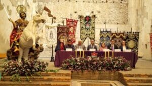 En 2025 celebrará 93 actividades religiosas, entre cortejos procesionales y altares de velación. Los turistas podrán unirse a pie para visitar a la ciudad colonial.