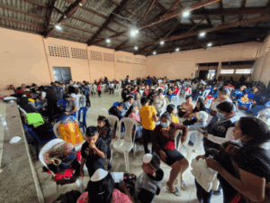 El salón municipal funciona como albergue. La gobernación de Sacatepéquez coordina con instituciones del Gobierno central para atender a los evacuados por el Volcán de Fuego.