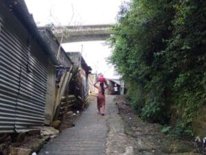 Verano o invierno, no importa la época. Siempre es un desafío vivir en un asentamiento de Guatemala: el agua es escasa y el riesgo a inundaciones, latente.