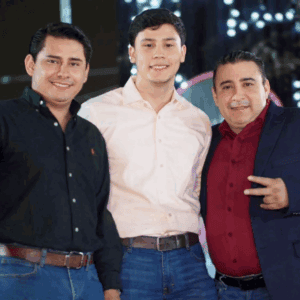 El clan de los Mynor Morales, el padre y su dos hijos, se mueve desde el partido Valor. En esta historia hay señalamientos, multas, citaciones y denuncias.