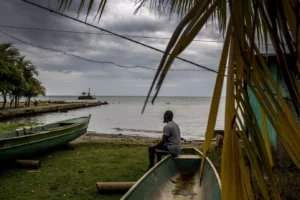 Un pescador artesanal de Livingston