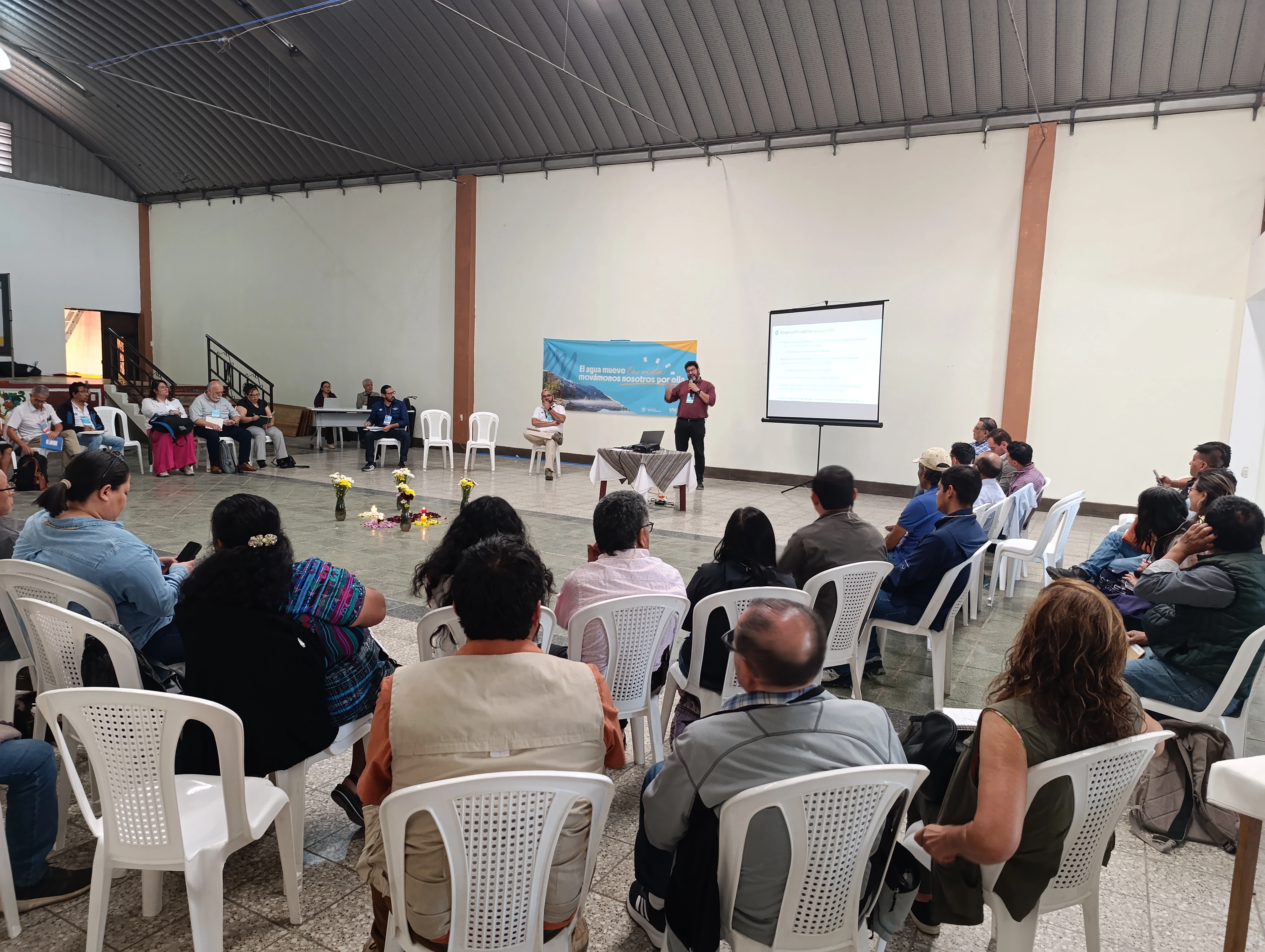 En la actividad, los participantes identificaron problemas comunes que enfrentan cuando se habla de agua.