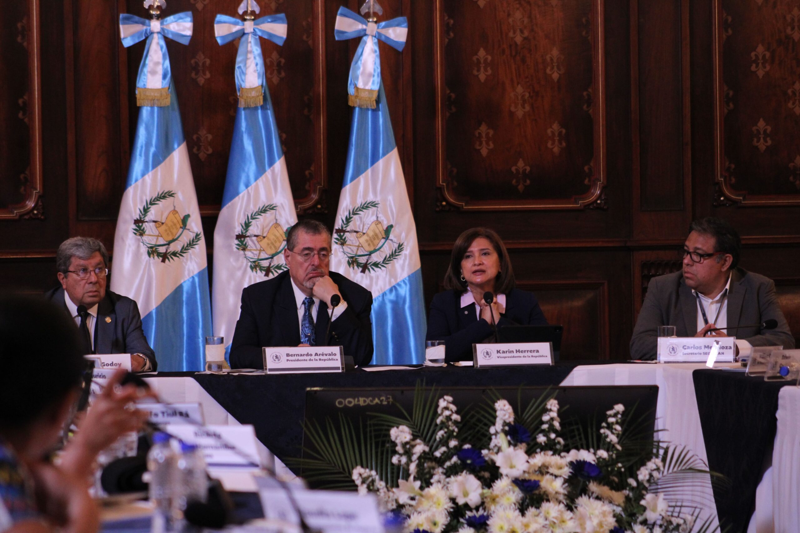 Solo 70 de las 340 municipalidades están al día con sus propuestas. La vicepresidenta Karin Herrera propuso incluir salud alimentaria en presupuestos de consejos de desarrollo.