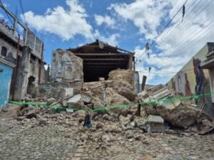 Sin energía eléctrica no pueden operar los pozos de agua para surtir a los vecinos de Santa María de Jesús, Sacatepéquez. La única gasolinera ahí quedó desabastecida. Tampoco hay paso.