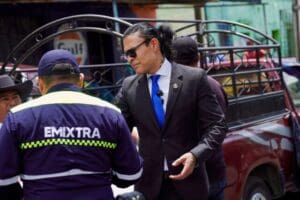 El alcalde de Mixco, Neto Bran, utilizó sus redes sociales para mostrar descontento ante el tráfico que, según él, provocaron los semáforos inteligentes de la MuniGuate