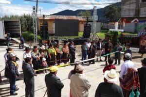 Pobladores del Valle de Palajunoj y sus familias en Estados Unidos se unieron para construir el camino principal de la comunidad de Llanos del Pinal, el costo fue de Q 1 millón 730 mil.