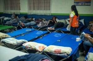 La bajas temperaturas comenzaron antes de lo prevista. En octubre se registraron dos frentes fríos oficialmente la Conred informó sobre la habilitación de un primer albergue en zona 3.