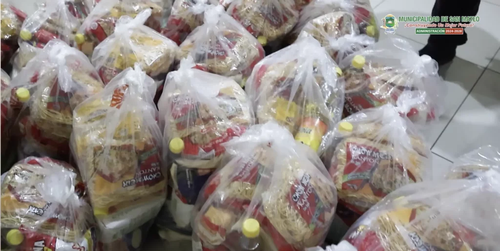 Más de 2 mil 500 familias del municipio de San Mateo, Quetzaltenango, fueron beneficiadas con la entrega de una bolsa de alimentos. Todas las compras se hicieron a un solo oferente.