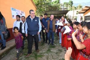 La meta de la Iniciativa Mano a Mano es alcanzar 11 municipios libres de piso de tierra y llegar a los 50 mil suelos sustituidos en un año.