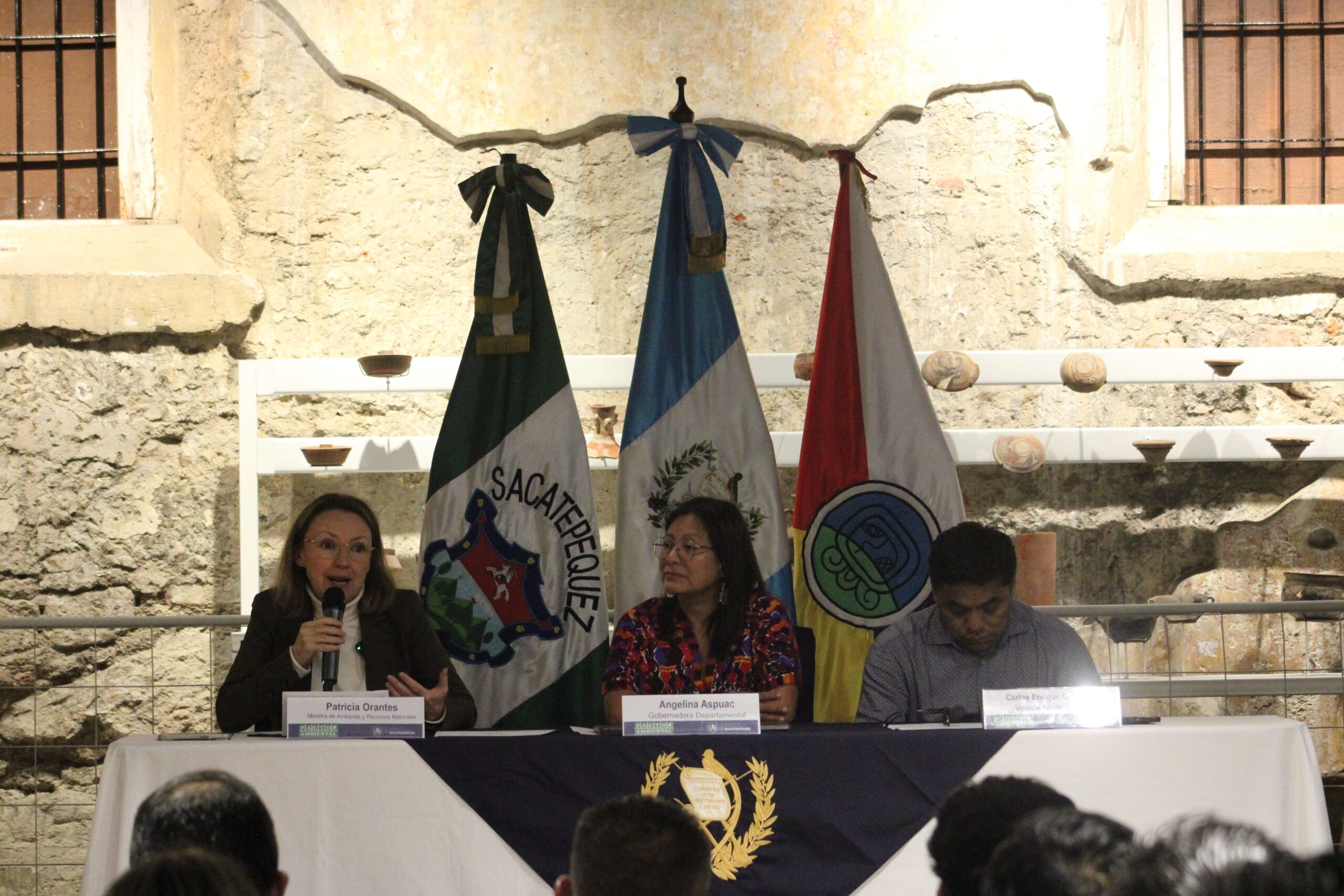 El esfuerzo fue liderado por la gobernación departamental y el Ministerio de Ambiente y Recursos Naturales (MARN). En Sacatepéquez hay 72 vertederos a cielo abierto.