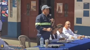Sin procesos formales en su contra, el alcalde de Moyuta carga con los señalamientos de "La Patrona" y los antecedentes de su hermano vinculados al narco y crímenes en 2011.