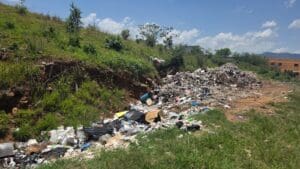 La MuniGuate desistió de rediseñar el proyecto. El terreno donde se construiría uno de tres MuniTec se convirtió en basurero.