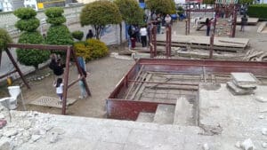 Cantón San Juan de Dios, San Pedro Sacatepéquez, San Marcos, exige diálogo tras el inicio de la demolición del parque infantil donde quieren construir un salón comunal.