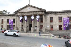 La municipalidad de Quetzaltenango compró arreglos florales, adornos metálicos y mantas para Semana Santa por Q266 mil 940. Es la misma empresa que proveyó adornos navideños.