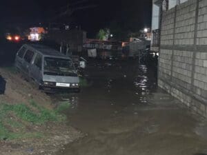 Las intensas lluvias del domingo 3 de mayo provocaron el desborde de ríos en la cabecera de Totonicapán. El saldo preliminar incluye viviendas inundadas, calles anegadas y diversos accidentes viales.