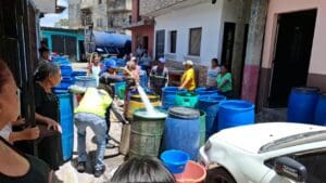 Las Colonias La Verbena y Landívar, zona 7, se ven afectadas por la falta de agua debido a la escasez de lluvia y altas temperaturas.