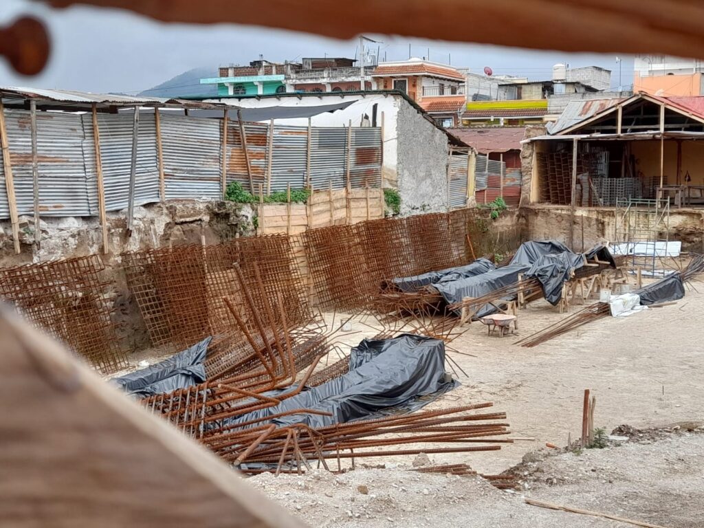 Al momento de suspender la obra el avance físico es del 1.6 %. Foto: Mirna Alvarado.