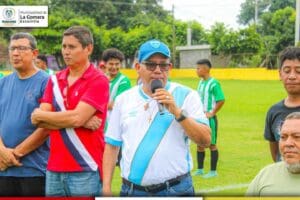 En marzo de 2026, el alcalde de la Gomera, Héctor Cardona, percibió más de Q97 mil entre salario, dietas y gastos de representación. El edil mejor pagado del departamento de Escuintla.