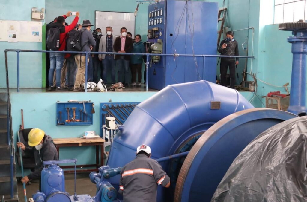 En octubre 2021, el alcalde Juan Fernando López junto a su concejo realizaron una visita a la hidroeléctrica, como parte del inicio del proyecto de repotenciación, cinco años después se obtiene el financiamiento. Foto: municipalidad de Quetzaltenango.