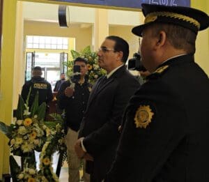 El ministro de Gobernación anunció que solicitará retirar la inmunidad a los jefes ediles si las policías municipales insisten en utilizar distintivos parecidos a los de la fuerza nacional.