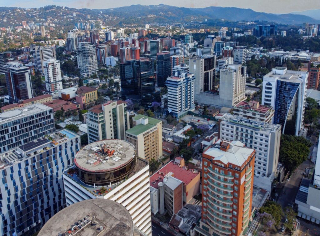 A pesar del auge de apartamentos en el país, el sector constructor mantiene el sismorresistencia tradicional. Solo un proyecto habitacional cuenta con tecnología avanzada de amortiguación.