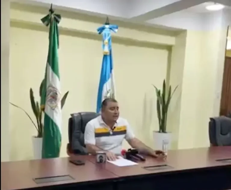 Petapa no tiene Plan de Ordenamiento Territorial (POT) para determinar donde construir o no viviendas. El concejal V cuestionó las medidas de mitigación mientras el puente hacia Villa Hermosa está en riesgo.